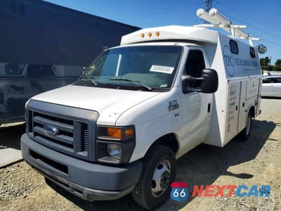 2013 FORD ECONOLINE E350 SUPER DUTY CUTAWAY VAN 1FDWE3FL1DDA14529 - główne zdjęcie licytacji z USA - miniatura