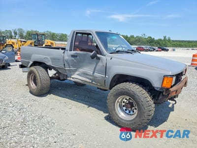 Czwarte zdjęcie samochodu z boku: 1986 TOYOTA PICKUP RN63 STD VIN:JT4RN63R8G0004507 - miniatura