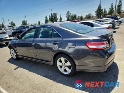 Drugie zdjęcie samochodu z przodu: 2010 TOYOTA CAMRY SE VIN:4T1BF3EK6AU020665 - miniatura