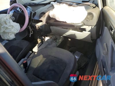 Zdjęcie 8 z 13 samochodu: 1999 VOLKSWAGEN NEW BEETLE GL VIN:3VWBC21C5XM443513 - miniatura