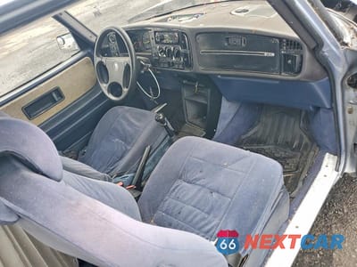 Zdjęcie 8 z 12 samochodu: 1988 SAAB 900 S VIN:YS3AK35D4J3021213 - miniatura