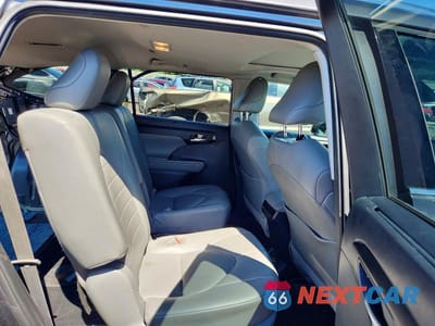 Zdjęcie 11 z 14 samochodu: 2021 TOYOTA HIGHLANDER XLE VIN:5TDGZRBH8MS061286 - miniatura