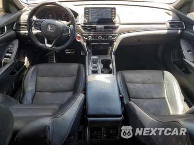 Zdjęcie 8 z 13 samochodu: 2018 HONDA ACCORD SPORT VIN:1HGCV2F36JA039314 - miniatura