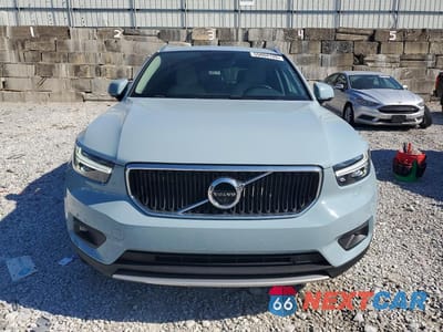 Piąte zdjęcie samochodu w środku: 2019 VOLVO XC40 T5 MOMENTUM VIN:YV4162UK0K2144873 - miniatura