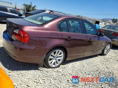 Trzecie zdjęcie samochodu z tyłu: 2006 BMW 325 I VIN:WBAVB135X6KX51792 - miniatura