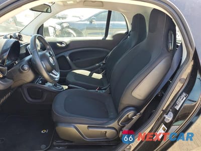 Zdjęcie 7 z 12 samochodu: 2018 SMART FORTWO VIN:WMEFJ9BA2JK308828 - miniatura