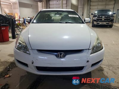 Piąte zdjęcie samochodu w środku: 2005 HONDA ACCORD EX VIN:1HGCM826X5A000396 - miniatura