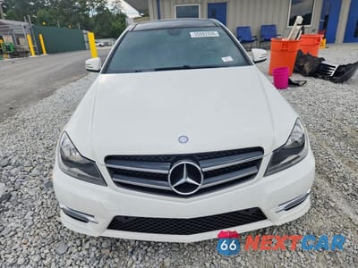 Piąte zdjęcie samochodu w środku: 2013 MERCEDES-BENZ C 250 VIN:WDDGJ4HB2DG005387 - miniatura