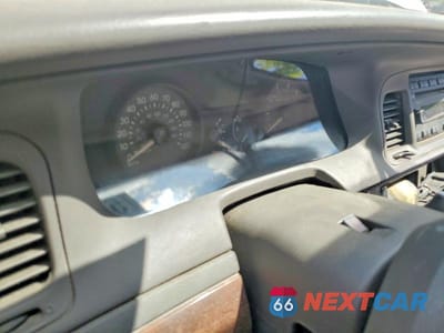 Zdjęcie 9 z 12 samochodu: 2006 MERCURY GRAND MARQUIS LS VIN:2MEFM75V16X606086 - miniatura