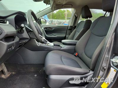 Zdjęcie 7 z 13 samochodu: 2024 TOYOTA RAV4 LE VIN:JTMMWRFV2RD266326 - miniatura