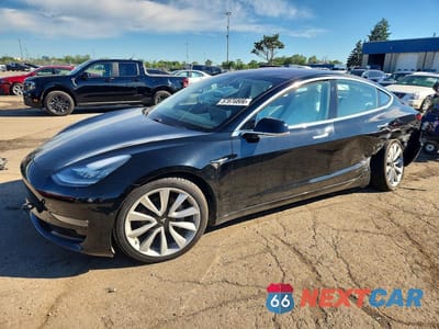 2018 TESLA MODEL 3 5YJ3E1EB0JF135058 - główne zdjęcie licytacji z USA - miniatura
