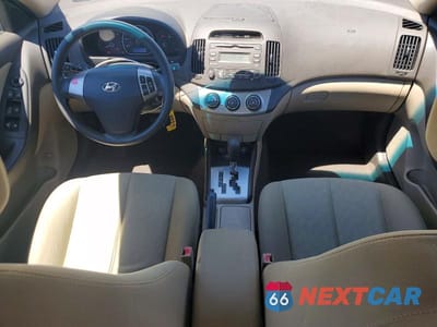 Zdjęcie 8 z 12 samochodu: 2010 HYUNDAI ELANTRA GLS VIN:KMHDU4AD8AU163712 - miniatura