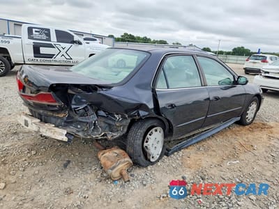 Trzecie zdjęcie samochodu z tyłu: 2001 HONDA ACCORD LX VIN:JHMCG56421C000063 - miniatura