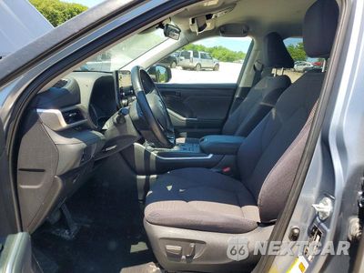 Zdjęcie 7 z 13 samochodu: 2021 TOYOTA HIGHLANDER LE VIN:5TDBZRBH2MS106443 - miniatura