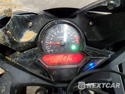 Zdjęcie 7 z 9 samochodu: 2022 HONDA CBR300 R VIN:MLHNC5108N5800013 - miniatura