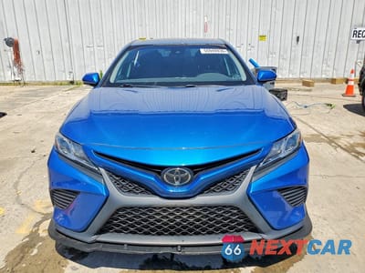 Piąte zdjęcie samochodu w środku: 2018 TOYOTA CAMRY SE VIN:4T1B11HK4JU112484 - miniatura