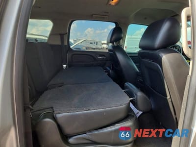Zdjęcie 11 z 13 samochodu: 2010 CHEVROLET SUBURBAN K1500 LT VIN:1GNUKJE38AR244469 - miniatura