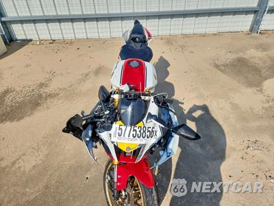 Piąte zdjęcie samochodu w środku: 2022 YAMAHA YZFR7 VIN:JYARM38E8NA002931 - miniatura