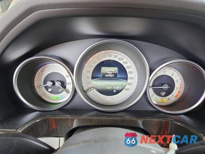 Zdjęcie 9 z 12 samochodu: 2014 MERCEDES-BENZ E 350 VIN:WDDHF5KB7EA872020 - miniatura