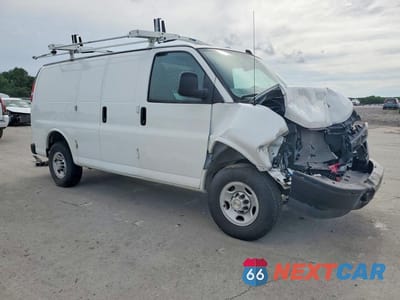 Czwarte zdjęcie samochodu z boku: 2024 CHEVROLET EXPRESS G2500 VIN:1GCWGAFP9R1236797 - miniatura