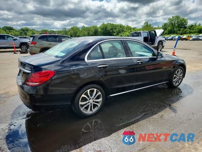 Trzecie zdjęcie samochodu z tyłu: 2017 MERCEDES-BENZ C 300 4MATIC VIN:55SWF4KB9HU185644 - miniatura