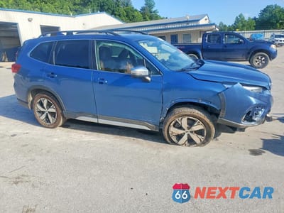 Czwarte zdjęcie samochodu z boku: 2020 SUBARU FORESTER TOURING VIN:JF2SKAXC6LH522566 - miniatura