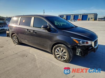 Czwarte zdjęcie samochodu z boku: 2021 KIA SEDONA LX VIN:KNDMB5C18M6673831 - miniatura