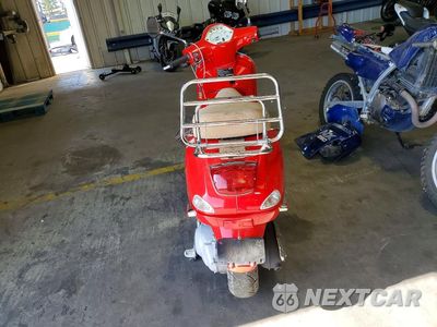 Czwarte zdjęcie samochodu z boku: 2006 VESPA LX 150 VIN:ZAPM448F665002254 - miniatura