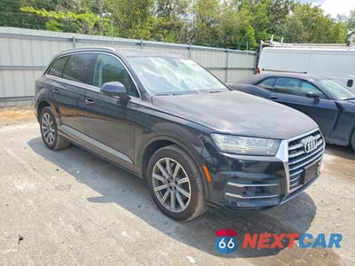 Czwarte zdjęcie samochodu z boku: 2018 AUDI Q7 PRESTIGE VIN:WA1VAAF78JD030011 - miniatura