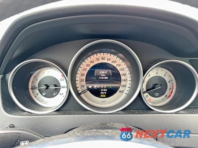 Zdjęcie 8 z 10 samochodu: 2013 MERCEDES-BENZ C 300 4MATIC VIN:WDDGF8AB0DA831516 - miniatura