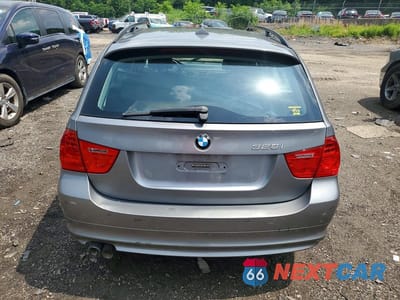 Zdjęcie 6 z 12 samochodu: 2010 BMW 328 XI VIN:WBAUU3C55AA540953 - miniatura