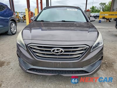 Piąte zdjęcie samochodu w środku: 2015 HYUNDAI SONATA SPORT VIN:5NPE34AF5FH190350 - miniatura