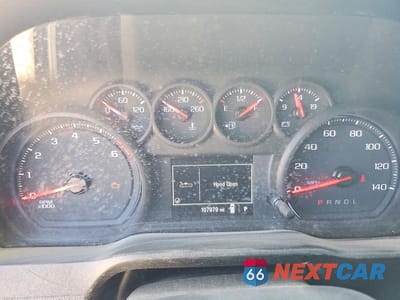 Zdjęcie 9 z 13 samochodu: 2019 CHEVROLET SILVERADO C1500 VIN:3GCNWAEH0KG223467 - miniatura