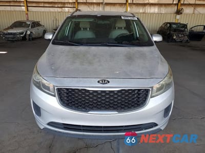 Piąte zdjęcie samochodu w środku: 2015 KIA SEDONA LX VIN:KNDMB5C13F6073687 - miniatura
