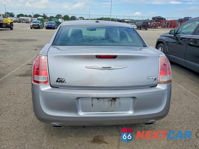 Zdjęcie 6 z 12 samochodu: 2013 CHRYSLER 300 S VIN:2C3CCABG2DH711676 - miniatura