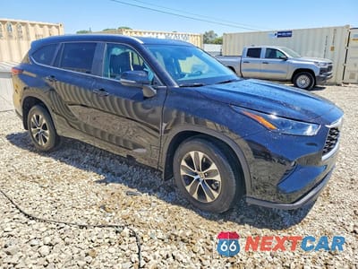 Czwarte zdjęcie samochodu z boku: 2026 TOYOTA HIGHLANDER XLE VIN:5TDKDRBH4TS609579 - miniatura