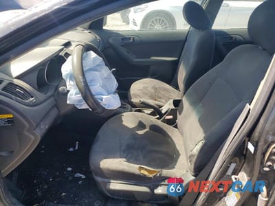 Zdjęcie 7 z 14 samochodu: 2012 KIA FORTE EX VIN:KNAFU4A23C5602160 - miniatura