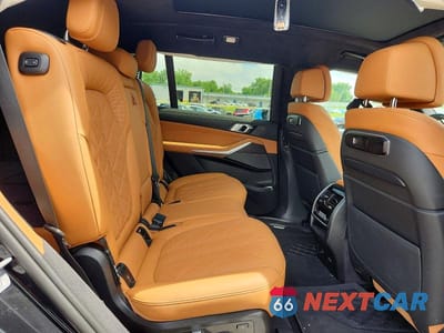 Zdjęcie 11 z 13 samochodu: 2025 BMW X7 XDRIVE40I VIN:5UX23EM05S9W78392 - miniatura