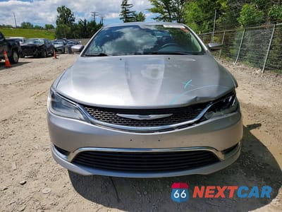 Piąte zdjęcie samochodu w środku: 2016 CHRYSLER 200 LIMITED VIN:1C3CCCAB9GN101996 - miniatura