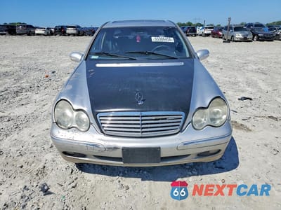 Piąte zdjęcie samochodu w środku: 2001 MERCEDES-BENZ C 320 VIN:WDBRF64J91F051571 - miniatura