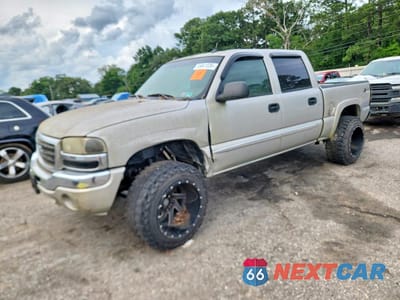 2005 GMC NEW SIERRA K1500 2GTEK13T051323780 - główne zdjęcie licytacji z USA - miniatura