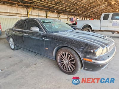 Czwarte zdjęcie samochodu z boku: 2007 JAGUAR XJ8 VIN:SAJWA71B17SH16795 - miniatura