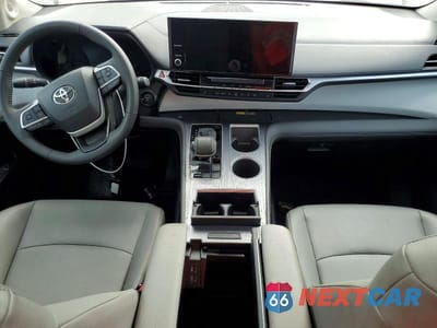 Zdjęcie 8 z 13 samochodu: 2025 TOYOTA SIENNA XLE 8-PASSENGER VIN:5TDJRKEC2SS275684 - miniatura