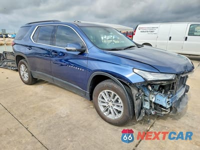 Czwarte zdjęcie samochodu z boku: 2022 CHEVROLET TRAVERSE LT VIN:1GNERHKW2NJ132164 - miniatura