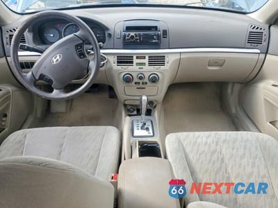 Zdjęcie 7 z 11 samochodu: 2006 HYUNDAI SONATA GL VIN:KMHET46C46A074638 - miniatura