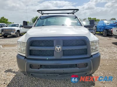 Piąte zdjęcie samochodu w środku: 2018 RAM 2500 ST VIN:3C7WR4AJ0JG424325 - miniatura