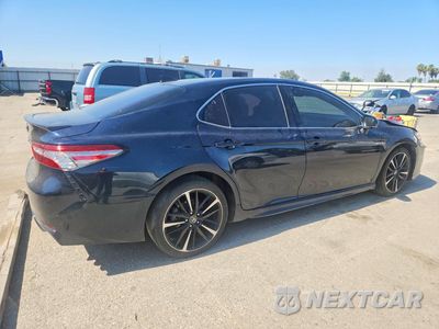 Trzecie zdjęcie samochodu z tyłu: 2018 TOYOTA CAMRY XSE V6 VIN:4T1BZ1HK6JU506772 - miniatura