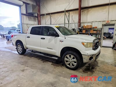 Czwarte zdjęcie samochodu z boku: 2007 TOYOTA TUNDRA CREWMAX SR5 VIN:5TFEV54197X032499 - miniatura