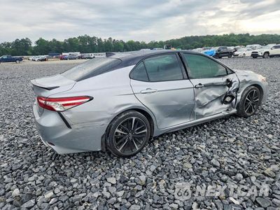 Trzecie zdjęcie samochodu z tyłu: 2020 TOYOTA CAMRY XSE VIN:4T1K61AK5LU342145 - miniatura