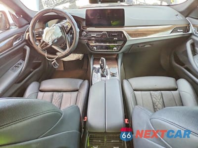 Zdjęcie 8 z 12 samochodu: 2021 BMW 530 XI VIN:WBA13BJ01MCF62337 - miniatura